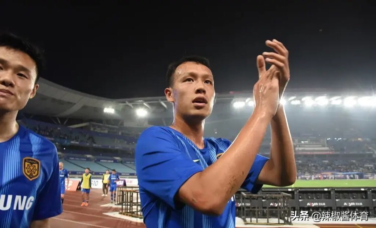 集齐7大中场，苏宁23岁新星接班吴曦，回归铁腰或被挤出大名单