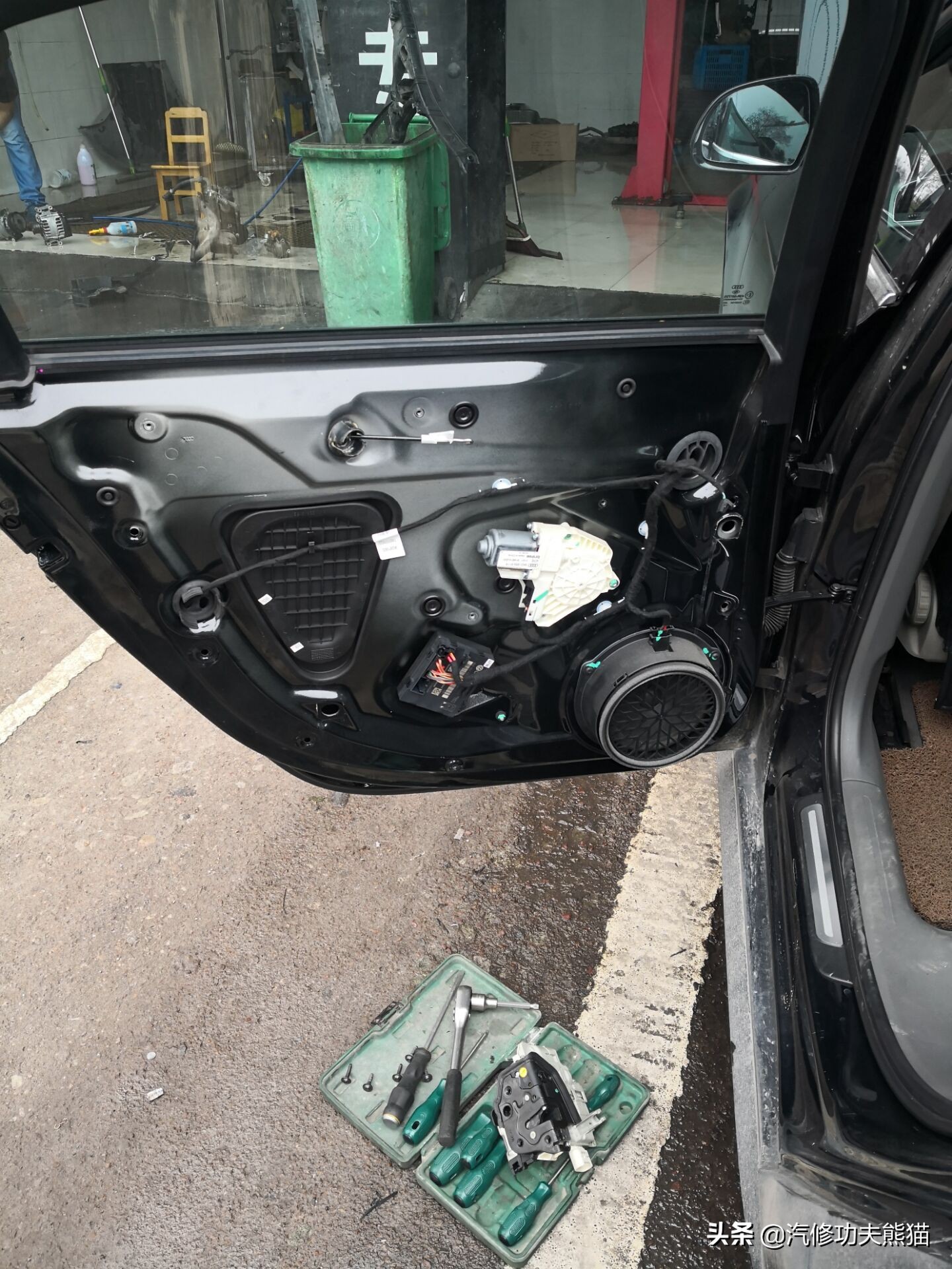 2013奥迪a4l烧机油怎么解决,奥迪a4l哪一款开始烧机油不严重