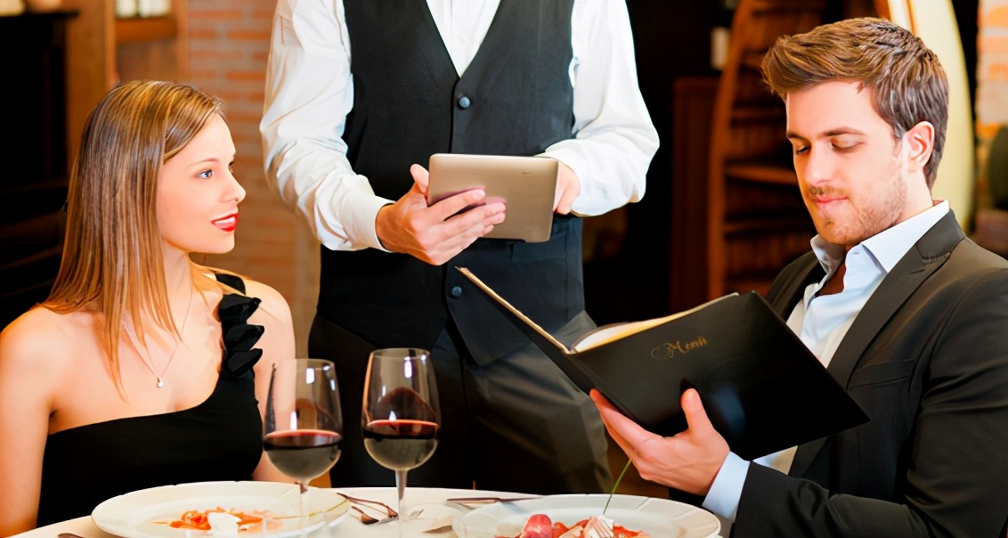 餐饮行业怎么招年轻服务员,餐饮业怎么快速招到人