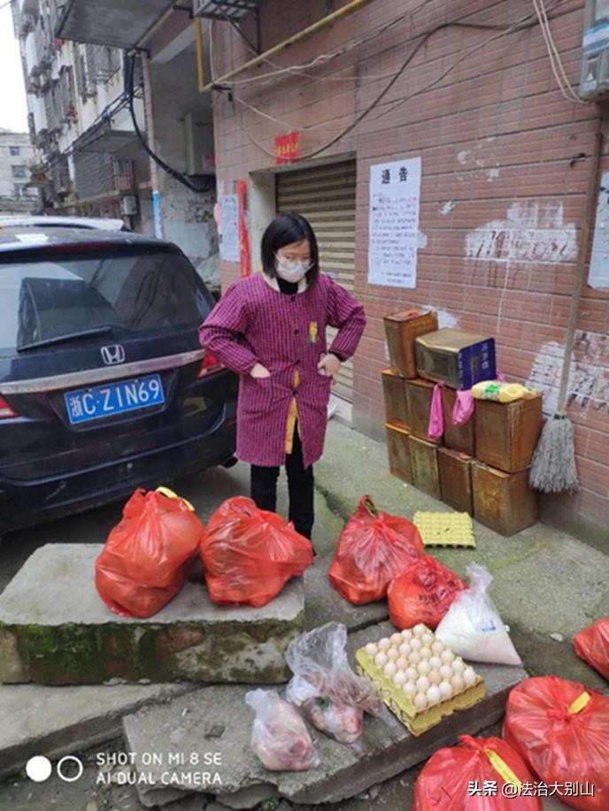 抗疫夫妻齐上阵,防疫夫妻档上阵父子兵