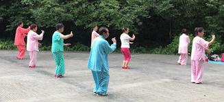 男子晨练脑血管当场爆裂！别让这种‘自杀式晨练’再害你了！！！