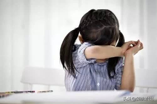 led灯与荧光灯哪个对眼睛伤害大,led灯有频闪好处