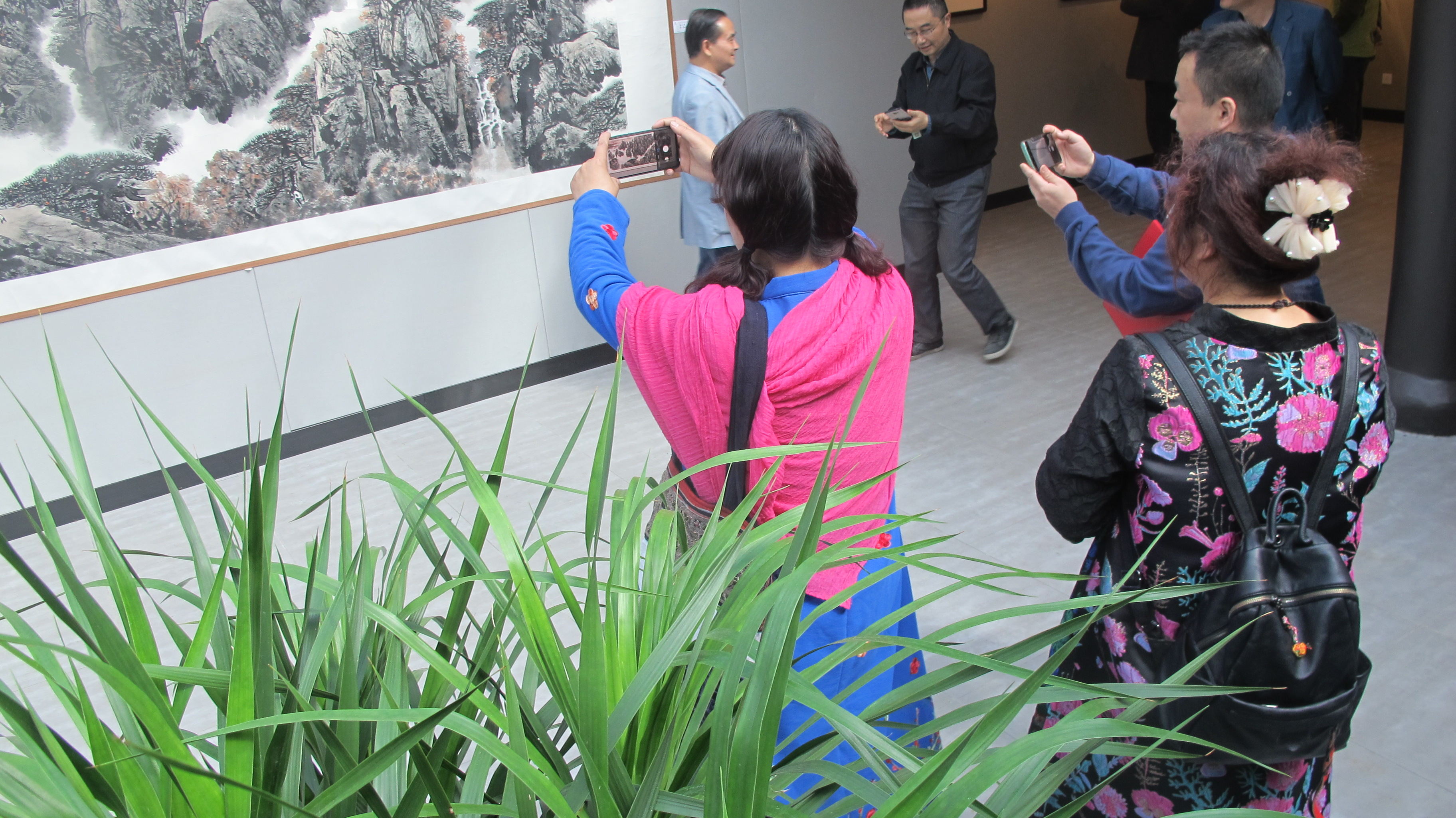 远看山有色近听水无声古诗,远看山有色近听水无声谜语