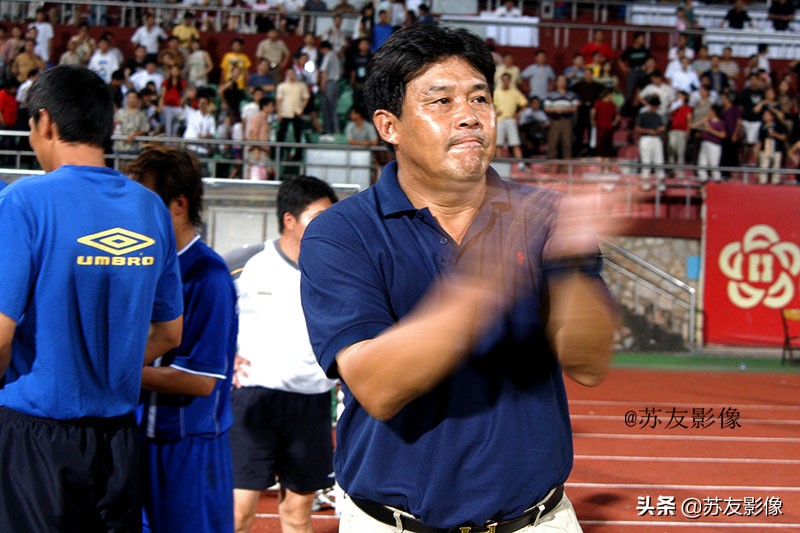 中国足球原教练迟尚斌,江苏舜天主帅离队