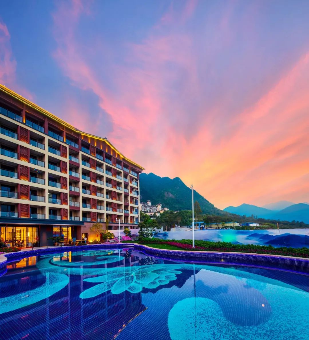 位于南昆山半山上的金叶子温泉酒店，享受尊贵的私家泡汤，新体验