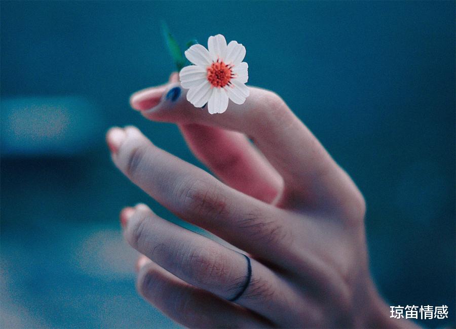 曾经相爱的两个人分手后互删了,曾经相爱的两个人分手后断了