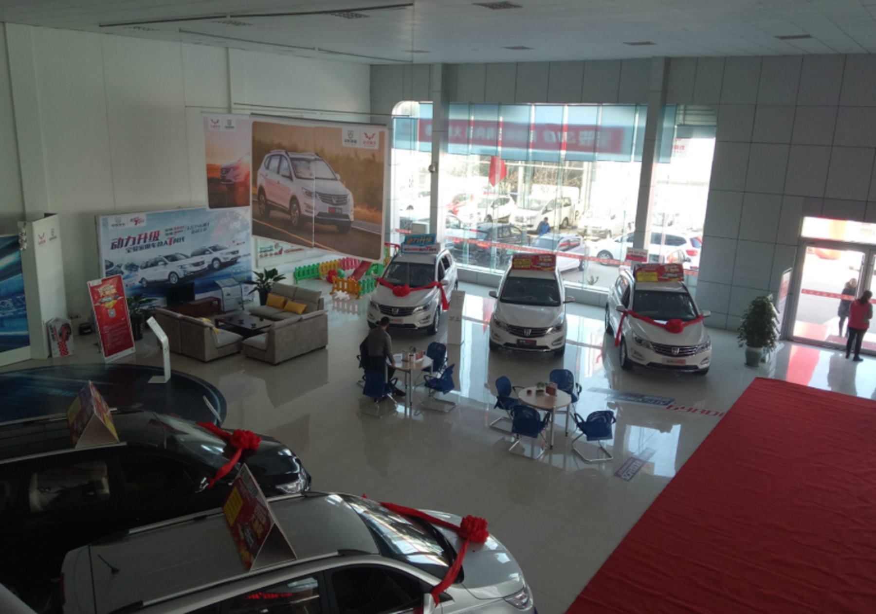 经销商买车必须亲自去4s店提车吗 (通过经销商去4s店提车靠谱吗)