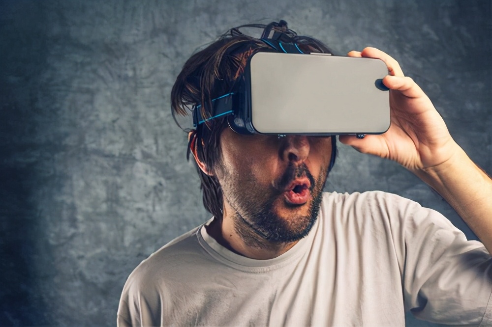 vr游戏设备一套包括什么,vr游戏设备多少钱一套