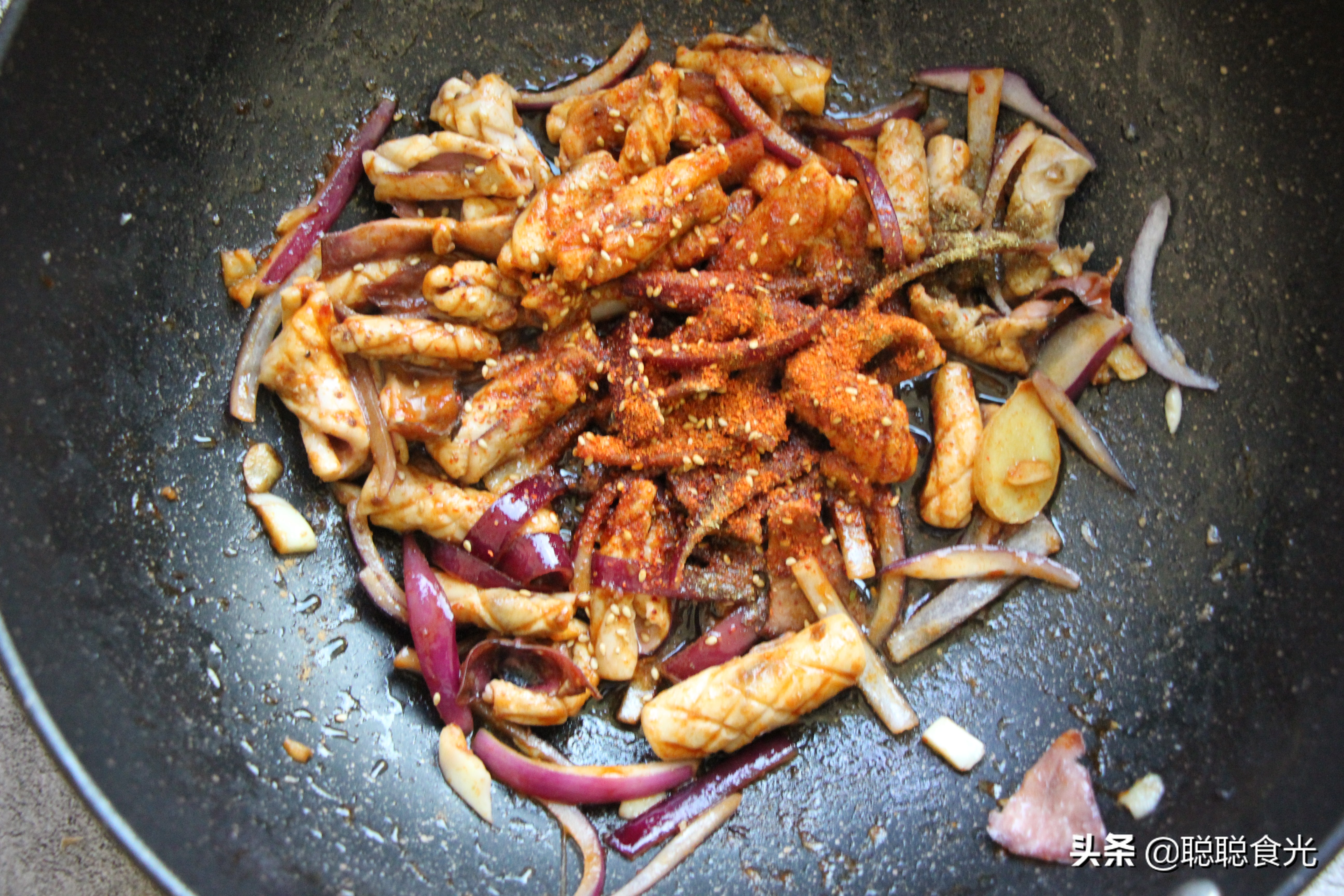 它名字叫鱼却不是鱼，随便炒一盘，开胃下饭，比鱼肉香