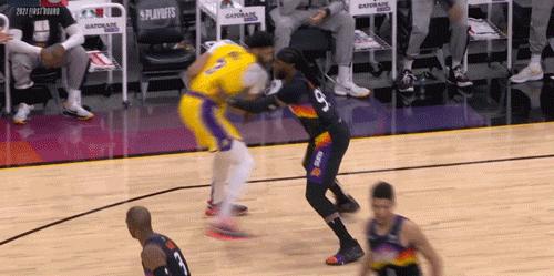 湖人vs太阳赛前杜兰特詹姆斯,湖人战胜鹈鹕詹姆斯大号三分