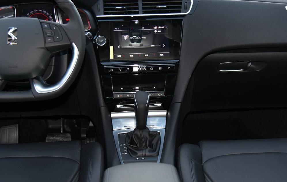 23万买油电还是混动车,23万选插混还是油车