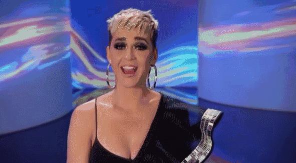 第一次跟女生约会接吻,跟女生约会如何去吻她