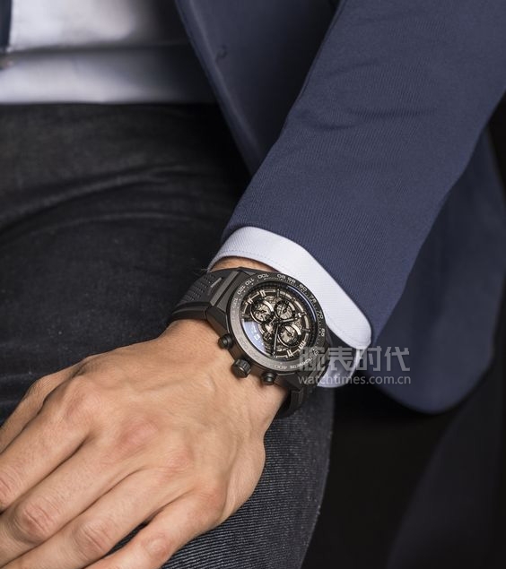 你戴的是什么眼镜呢,你戴的是有色眼镜吗