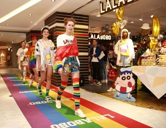 炫富趴体，你从未见过的RICH场面即将登陆全国