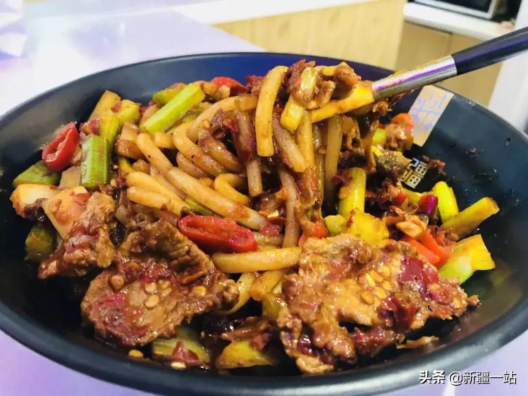 乌鲁木齐美食网红牛腩米粉,乌鲁木齐米粉推荐排行榜