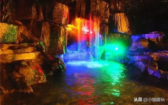 全世界最美的溶洞温泉,很美的天然溶洞温泉