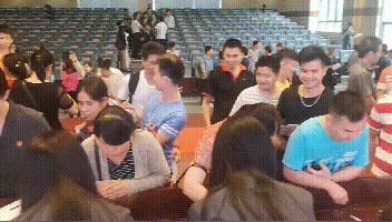 关注|领工资啦！251名工人在劳动节前收到欠薪！