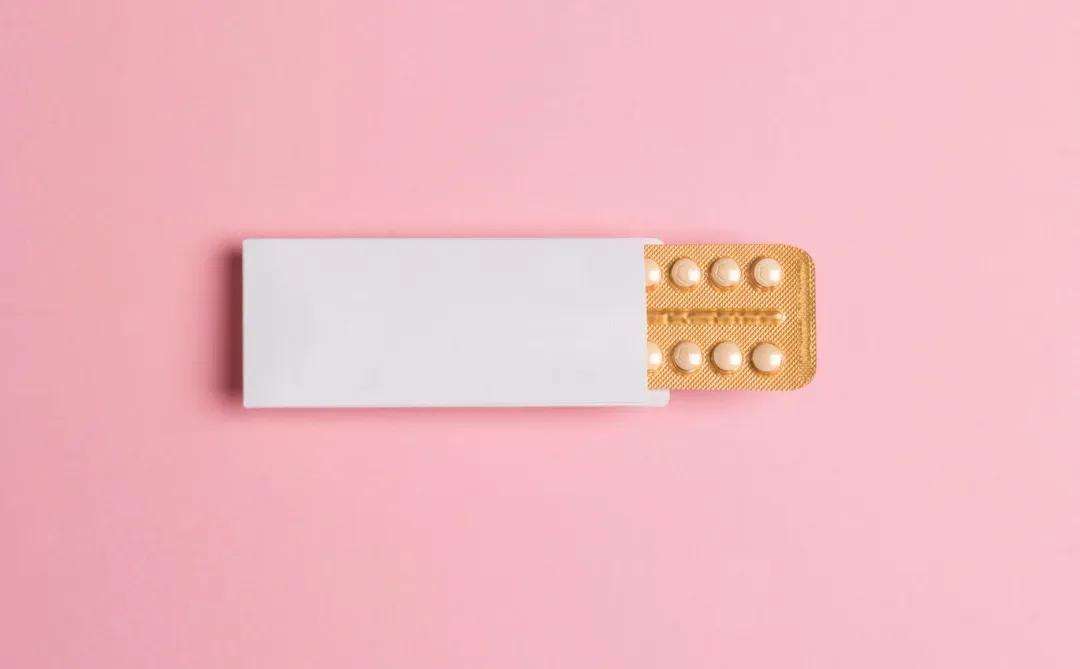 月经推迟吃中药好还是黄体酮好,黄体酮一天吃一粒会推迟月经吗