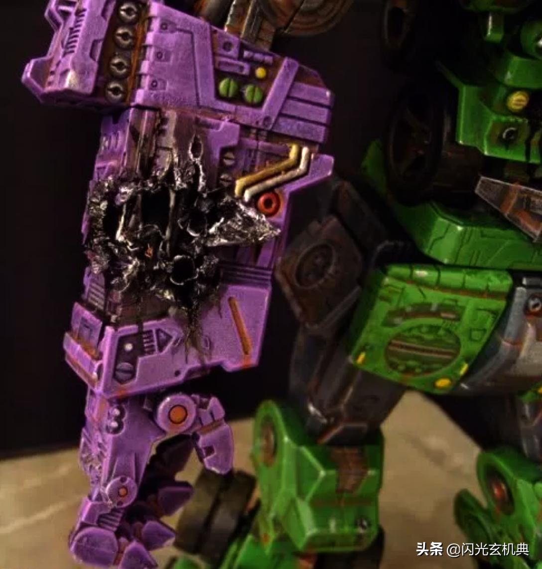 变形金刚动漫人物:重涂塑造战损严重的挖地虎组合-大力神