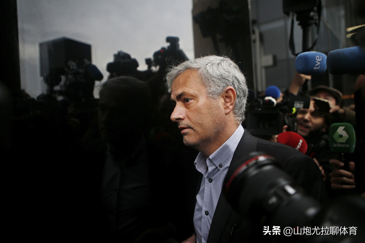 穆里尼奥讲德语,穆里尼奥的语言天赋