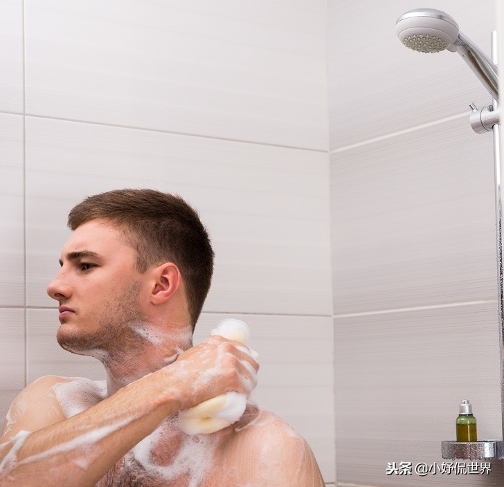 洗澡的时候先洗什么,洗澡的时候重点洗哪些部位