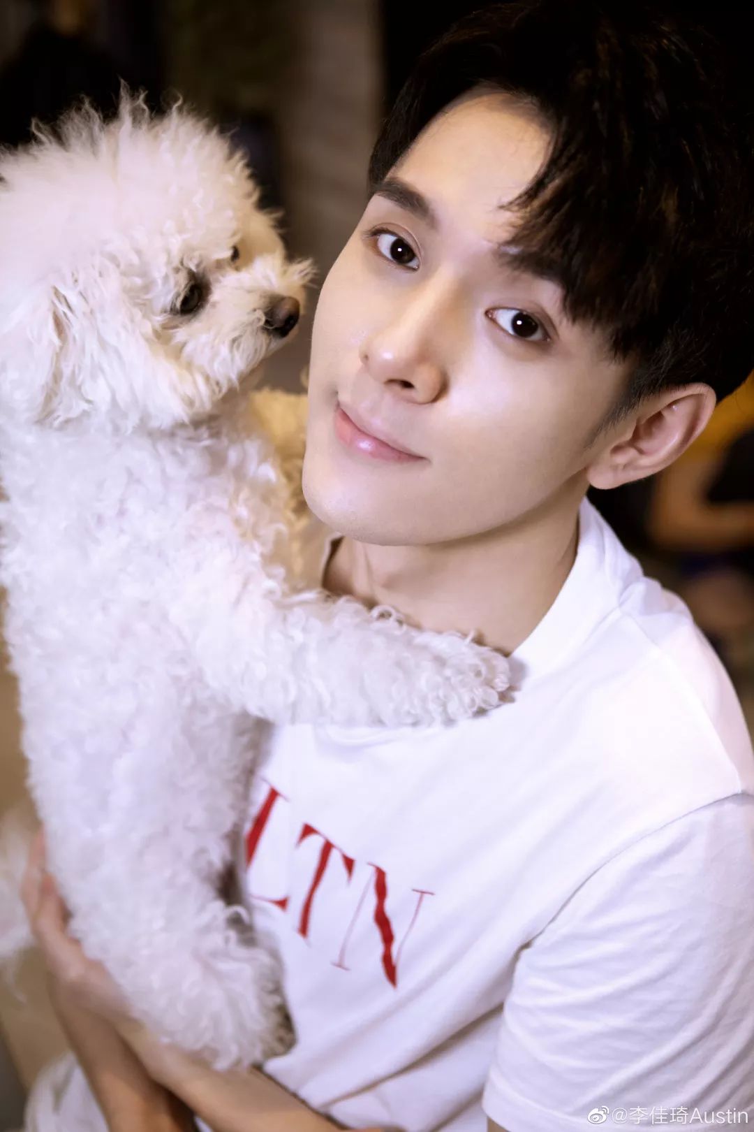 导购年入百万,李佳琦从月薪3000到年入千万