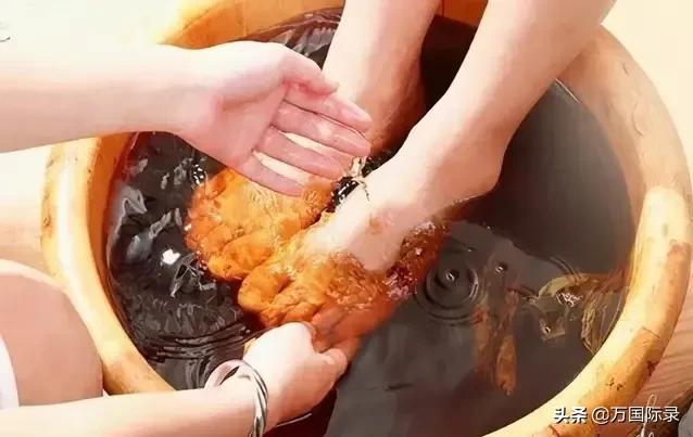 过期变质红酒怎么处理最好,红酒变质喝了会怎样