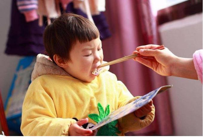 宝宝睡觉不踏实该怎么解决,宝宝睡觉不踏实怎么干预