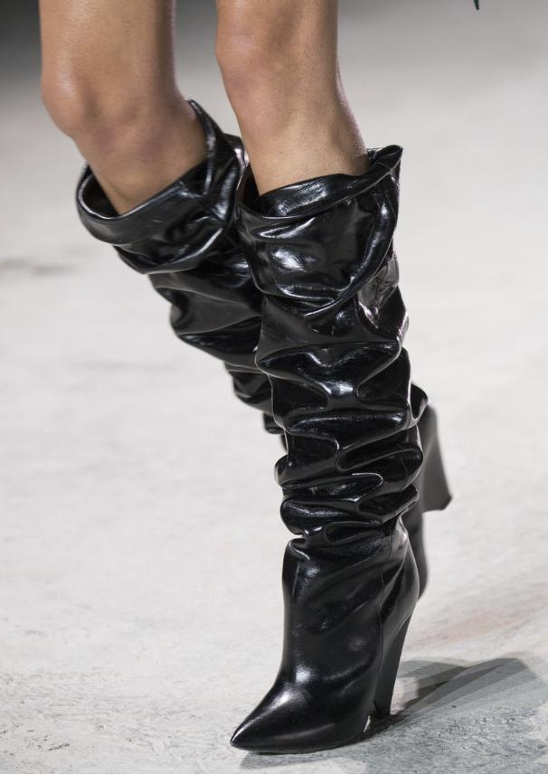 真正懂时髦的女人春天很少穿深色,懂时尚的女人都擅长配色