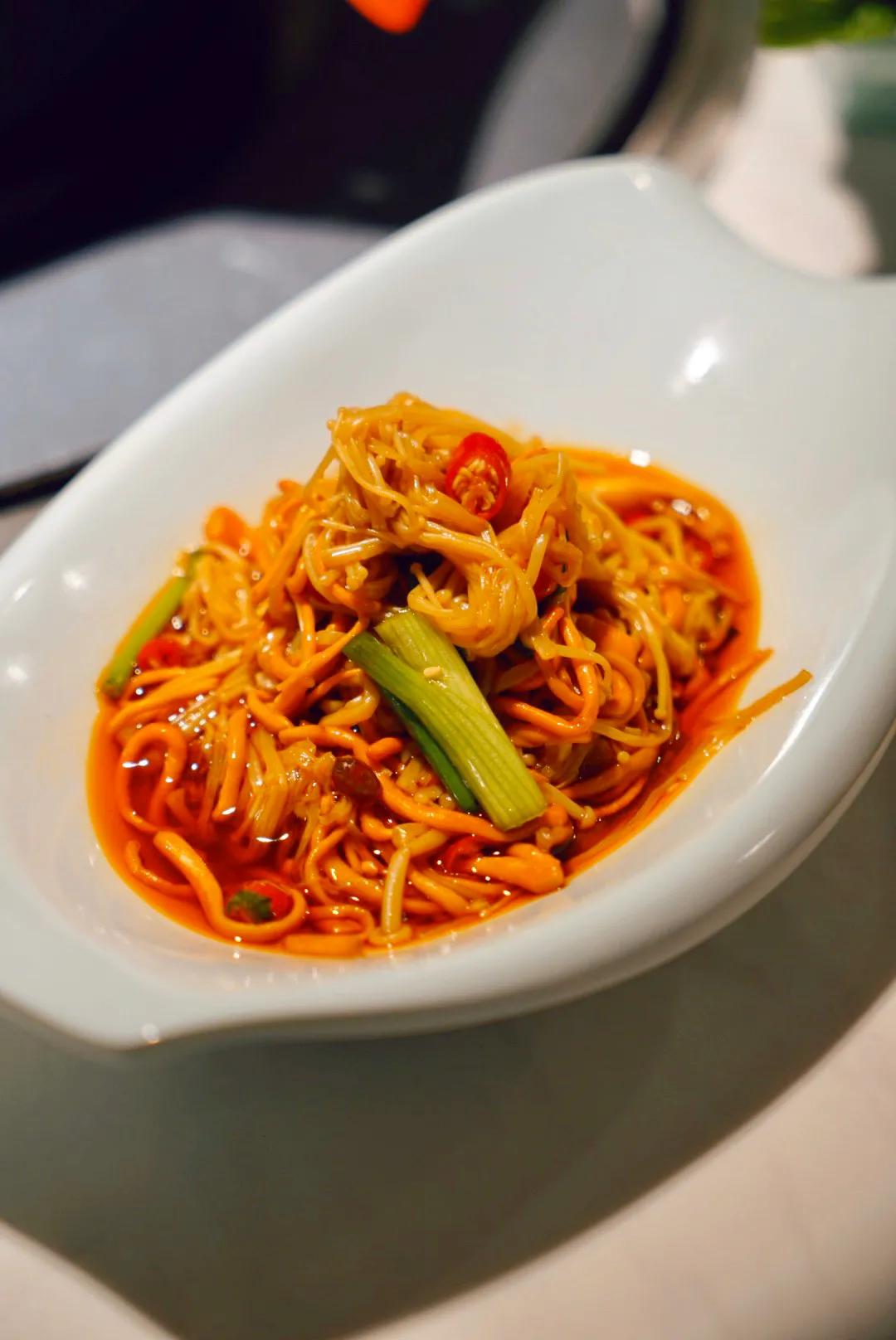 牛身上哪几种肉做火锅好吃,清汤黄牛肉涮烤一体是真牛肉吗