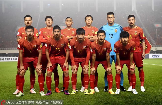 14亿人暴怒的比赛！国足绝望19秒：散步、看戏、中场任人*躏蹂**