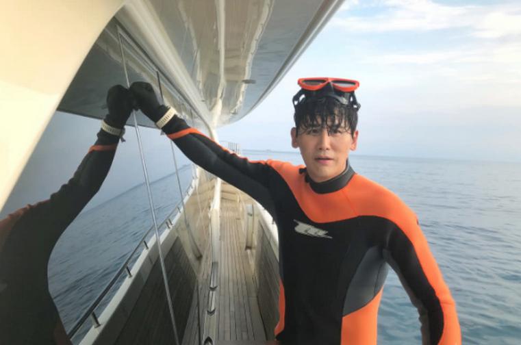 于晓光的经历,于晓光与秋瓷炫的合影