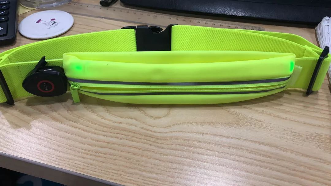 超大容量的腰包可以放鞋的,随身收纳腰包