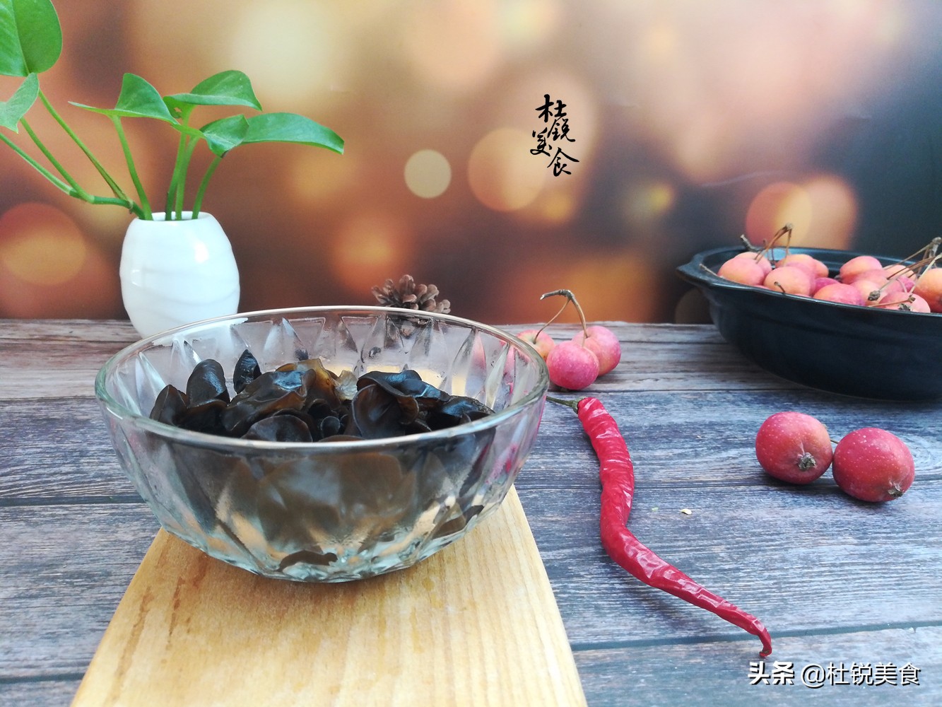 这食材蛋白质超鱼蛋奶十倍，是天然“钙库镁仓”，老人小孩要多吃