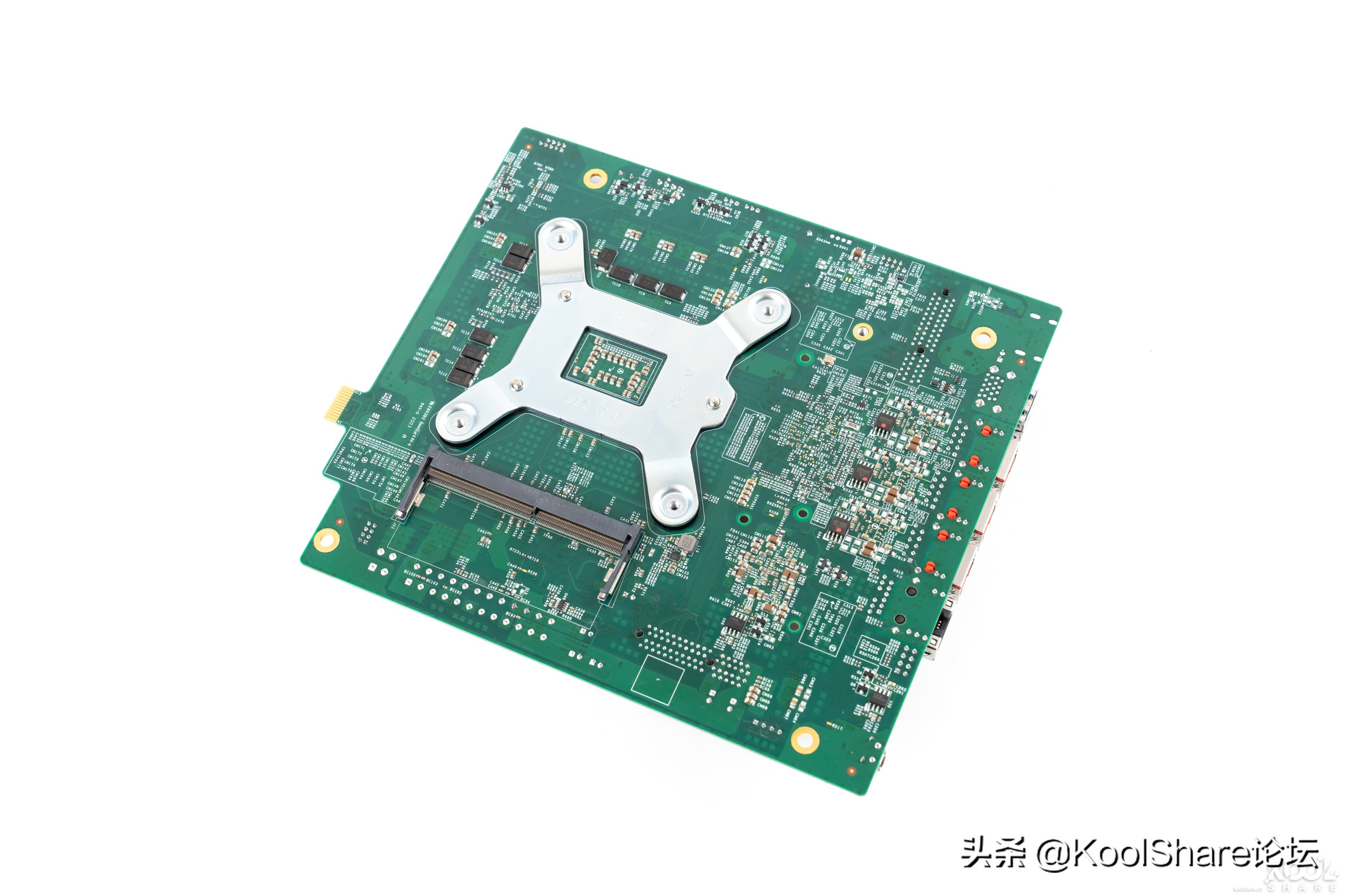 ASUSTOR爱速特旗舰NASAS7110T拆解评测