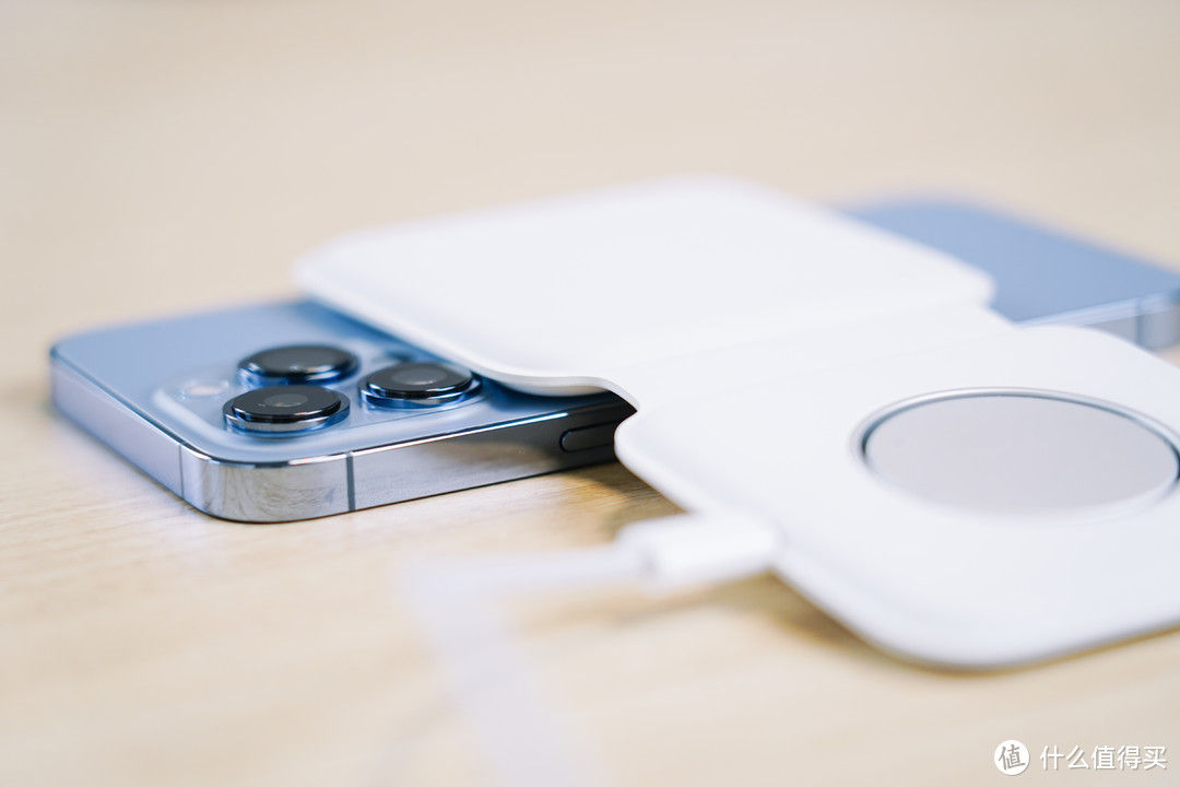 iphone13pro后盖苹果标,iphone13pro换电芯使用感受