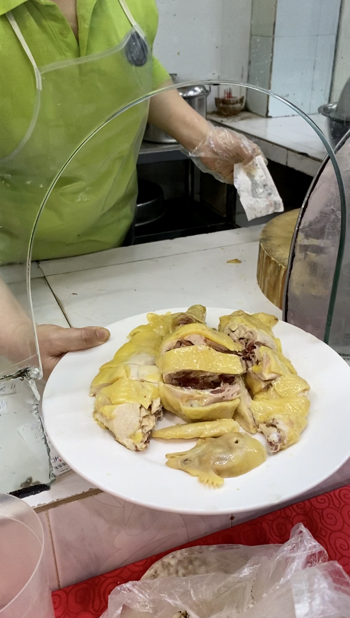 禅城这间26年粤菜老店，凭一只高州鸡，令老广从广州驱车而来