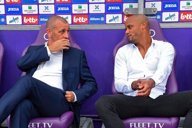 前曼城主帅指导曼城队员,曼城球员被指控违规