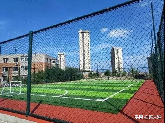 最安全的足球场大连,大连新足球场位置