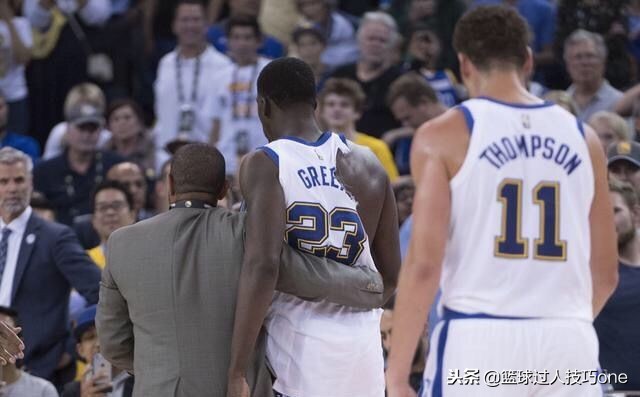 球衣都出过哪些问题?撕破、褪色、名字印错,CBA甚至还手写号码