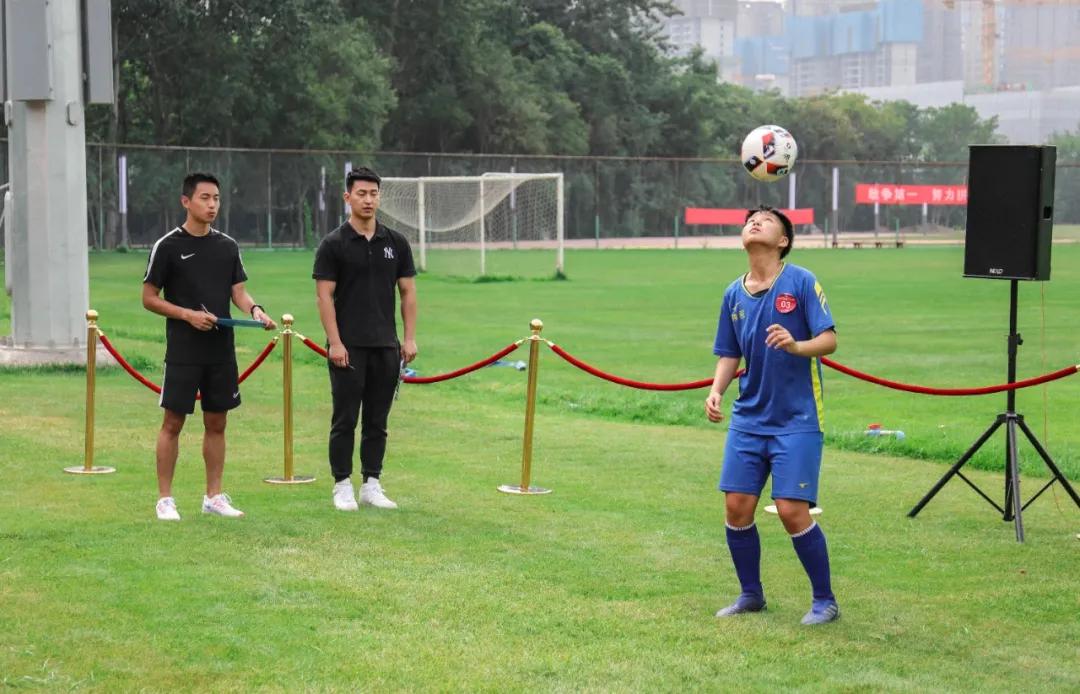 全民健身云行动丨看颠球达人各显神通