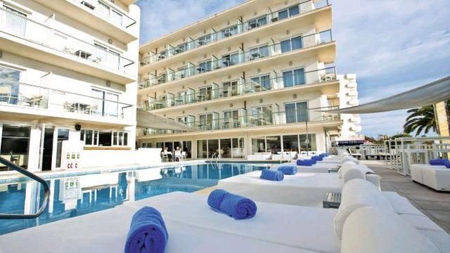 足球明星和流量明星,足球明星跨界