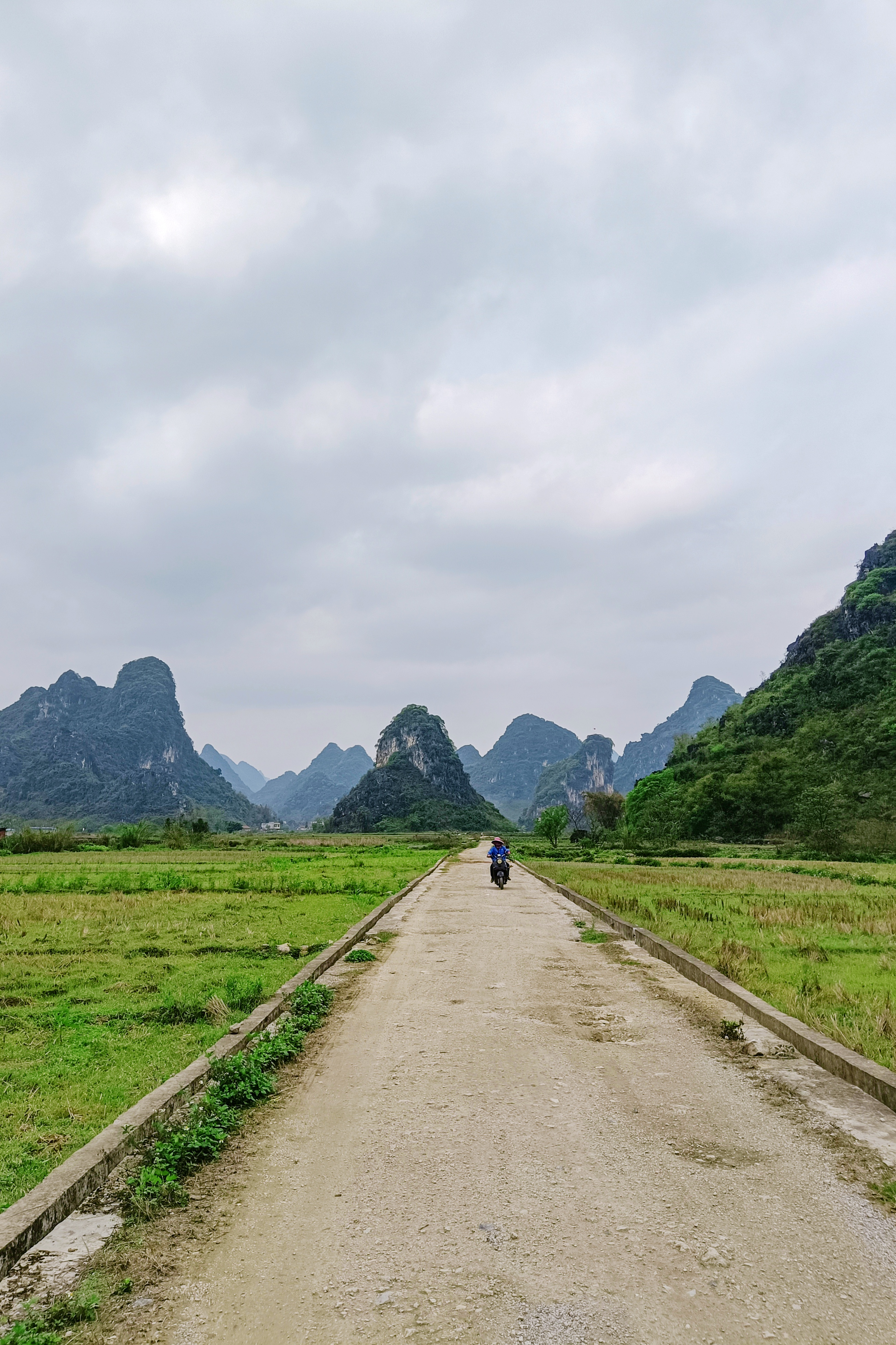 柳州郊外游玩水库,柳州里团水库徒步攻略