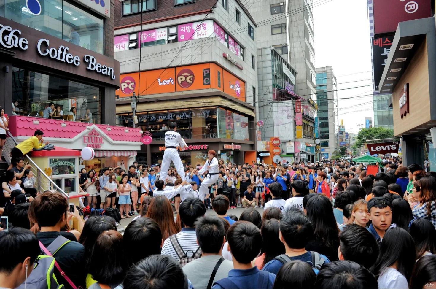 最近很火的开发商广告,揭露开发商打广告的秘密
