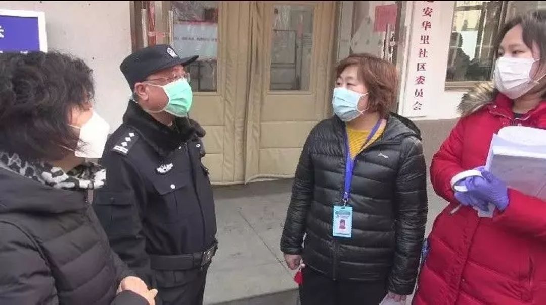 代购、买菜、测体温……4100余名“副书记”守护社区一线