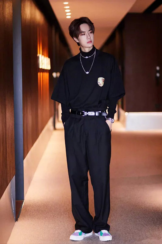 星光大赏王一博肖战粉丝battle,肖战看吴世勋和王一博battle