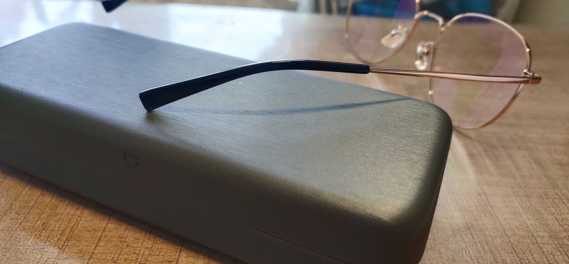 钛镁蓝光窗,钛镁防护窗图片