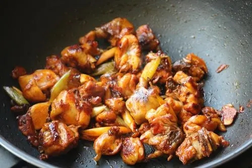 炖过的鸡肉太硬怎么炒好吃,炖的鸡肉又硬又柴怎么补救啊