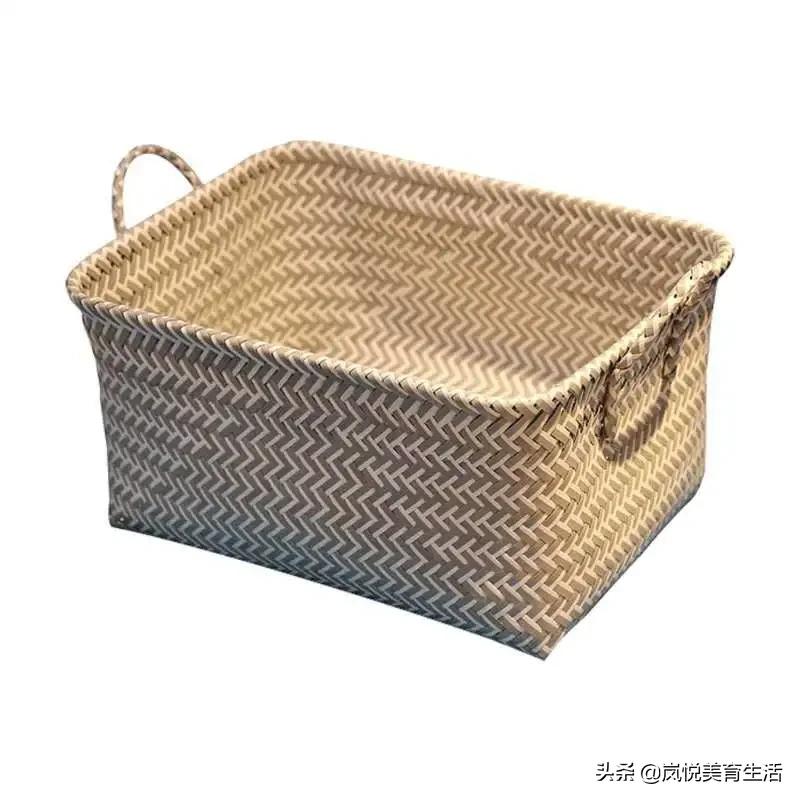 沙发上乱扔衣服,沙发上的衣服乱放怎么办