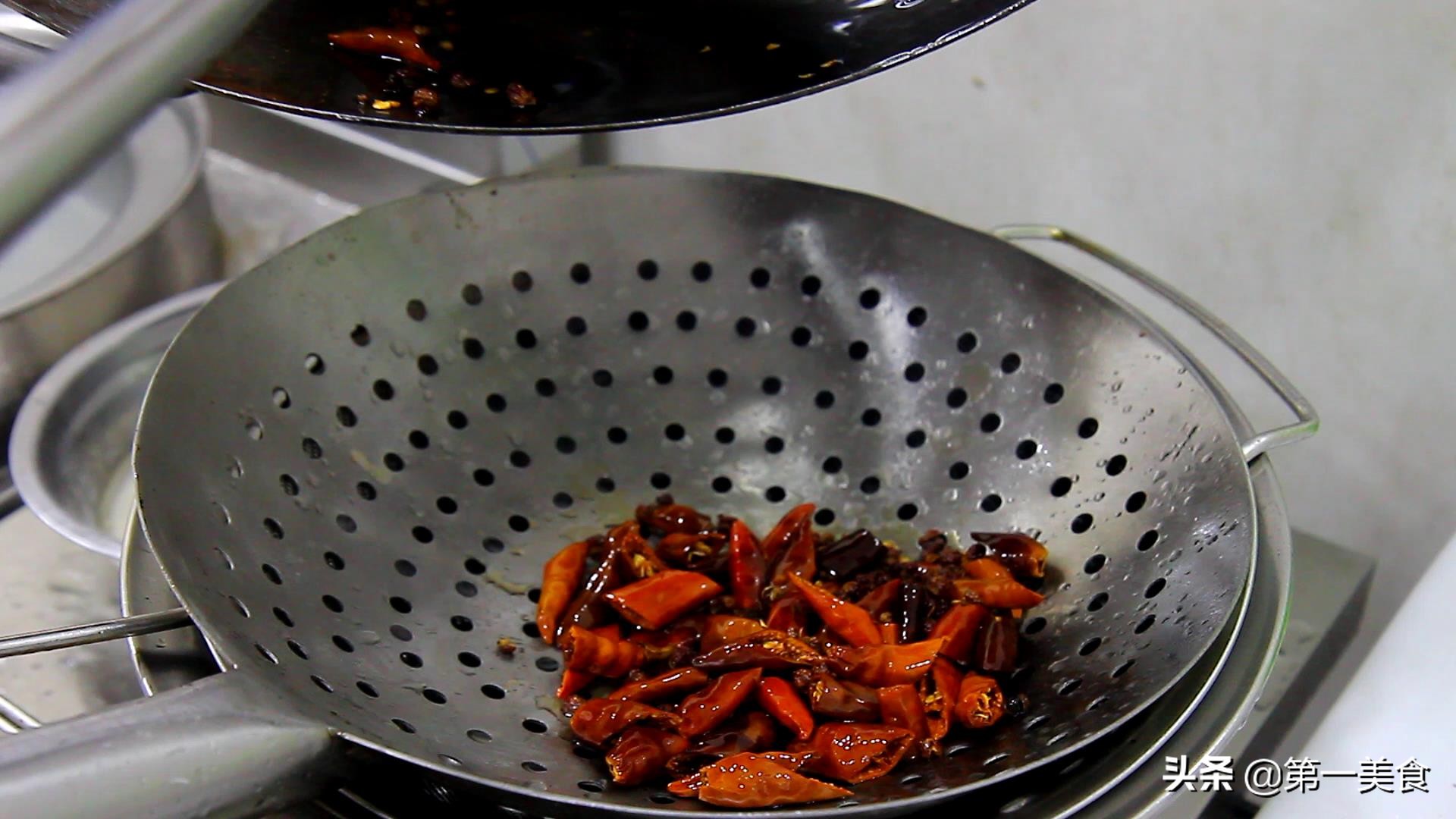 这才是水煮肉片正宗的做法,最好吃水煮肉片做法